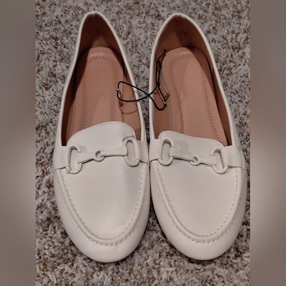 Charlotte Russe Shoes - Charlotte Russe Cream Loafers